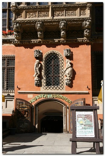 The oldest restaurant in the world, started in 1322, The Swidnicka Basement